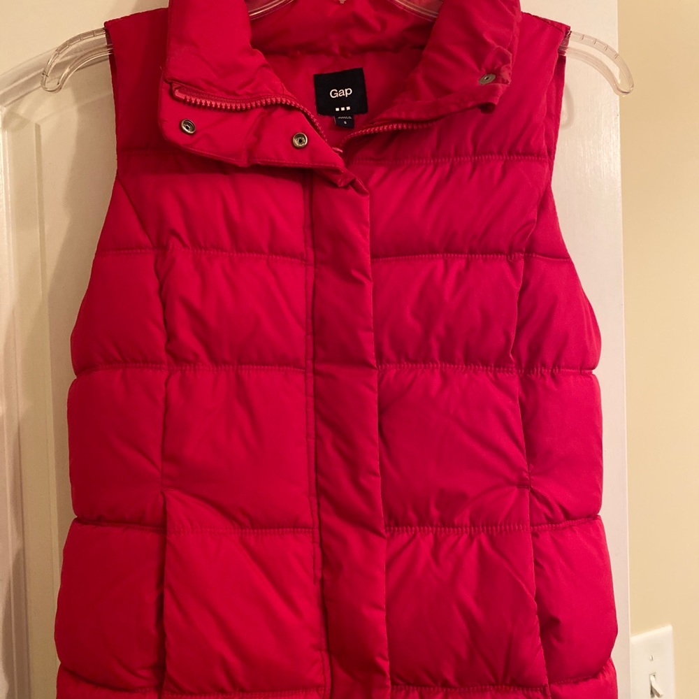 Gap Women’s Puff Sleveless Vest